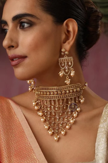 Best Choker Necklaces: What to Know Before Buying
